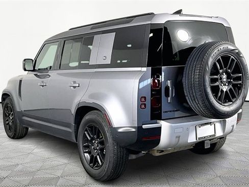 Used 2024 Land Rover Defender 110 S image 4