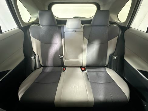 Used 2019 Toyota RAV4 XLE w/ Convenience Package FWD image 30