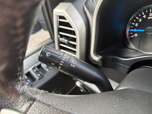 Used 2015 Ford F150 Lariat w/ Trailer Tow Package image 17