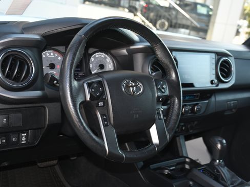 Used 2021 Toyota Tacoma TRD Off-Road w/ Technology Package image 8