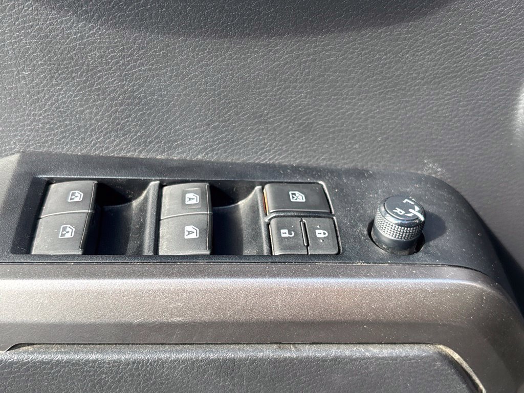 Used 2023 Toyota Tacoma SR5 w/ Technology Package AWD/4WD image 7