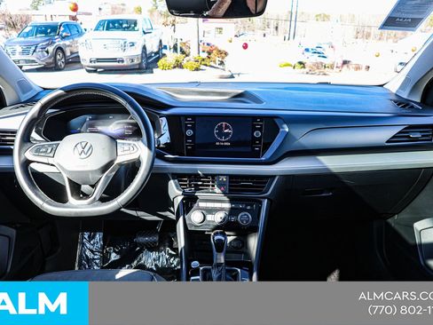 Used 2024 Volkswagen Taos SE image 23