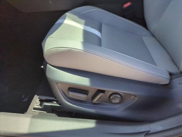 Used 2026 Toyota Camry SE FWD image 13