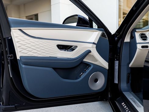 New 2026 Bentley Flying Spur Azure image 24