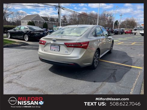 Used 2018 Toyota Avalon XLE Premium w/ Carpet Mat Package FWD image 5
