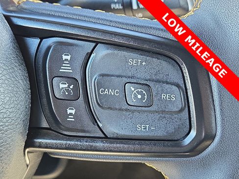 Used 2024 Jeep Gladiator Sport image 21