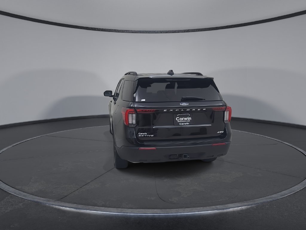 Used 2025 Ford Explorer Active AWD/4WD image 13