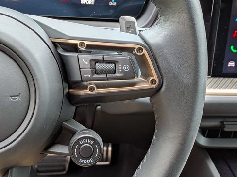 Certified 2026 Porsche Cayenne Turbo AWD/4WD image 9