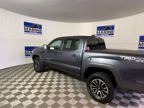 Used 2022 Toyota Tacoma TRD Sport w/ Technology Package AWD/4WD image 8