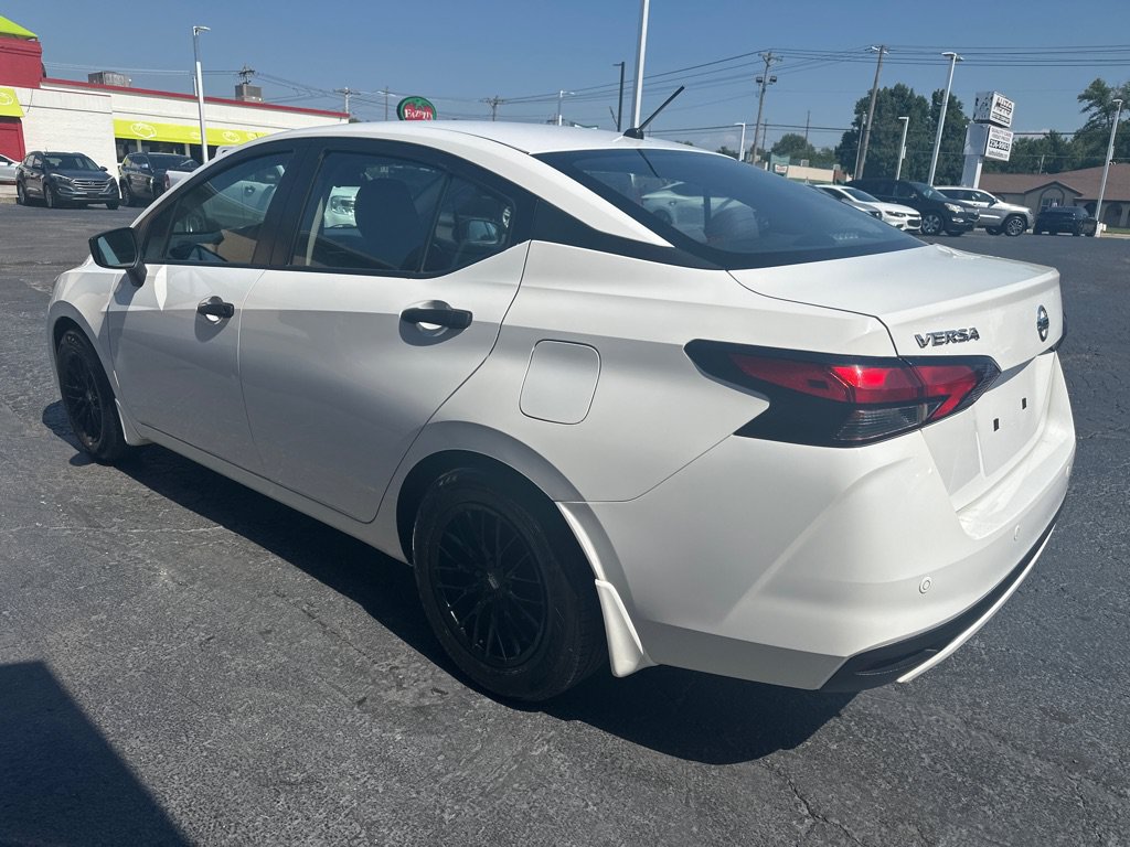 Used 2020 Nissan Versa S FWD image 3