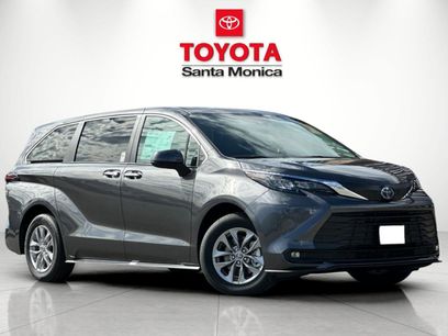 New 2025 Toyota Sienna XLE