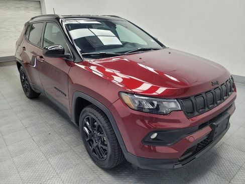 Used 2022 Jeep Compass Latitude FWD image 11