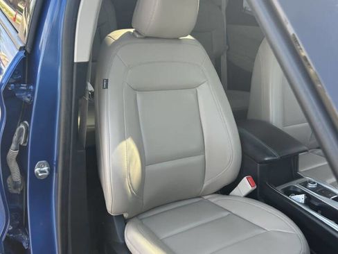 Used 2021 Ford Explorer XLT w/ Equipment Group 202A AWD/4WD image 30