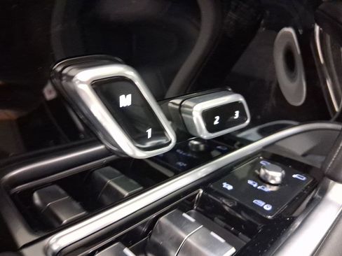 New 2025 Land Rover Range Rover SE image 16