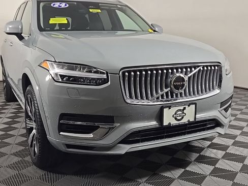 Used 2024 Volvo XC90 T8 Plus w/ Protection Package Premier AWD/4WD image 3