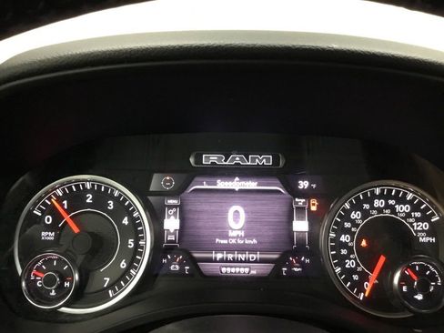 Used 2023 RAM 1500 Big Horn AWD/4WD image 32