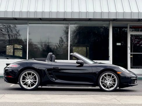 Used 2017 Porsche 718 Boxster image 7