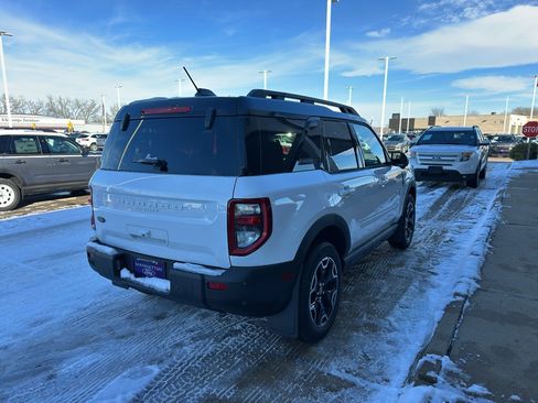 New 2025 Ford Bronco Sport Outer Banks w/ Outer Banks Tech Package+ image 5