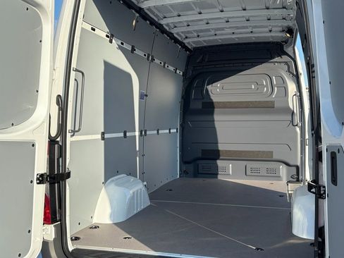 Used 2026 Mercedes-Benz Sprinter 2500 image 6