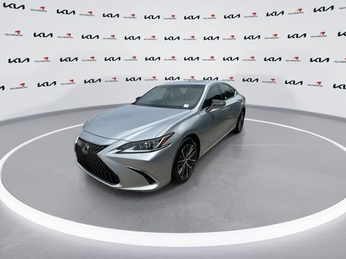 Used 2023 Lexus ES 350 w/ Premium Package FWD image 4