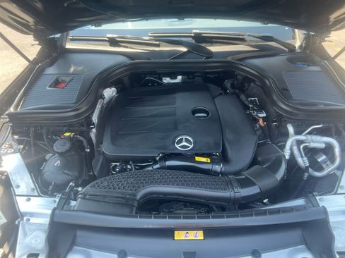 Used 2020 Mercedes-Benz GLC 300 4MATIC Coupe image 3