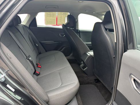 Used 2025 Kia K4 FWD image 23