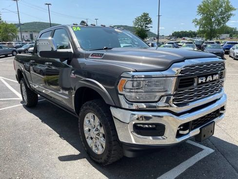 Used 2024 RAM 3500 Limited AWD/4WD image 6