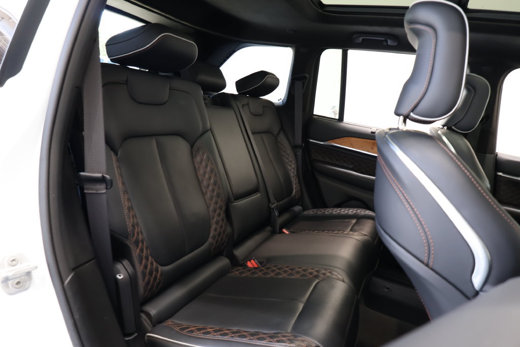 Used 2022 Jeep Grand Cherokee Summit AWD/4WD image 24