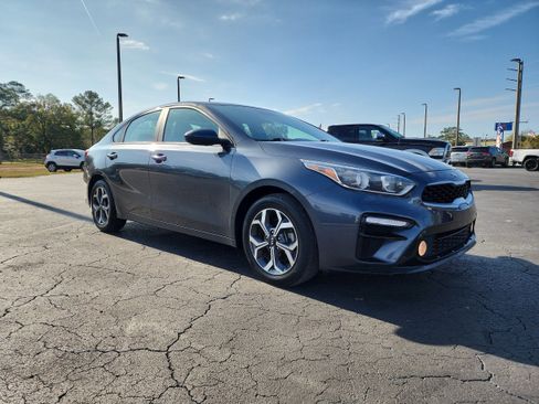 Used 2019 Kia Forte LXS image 2