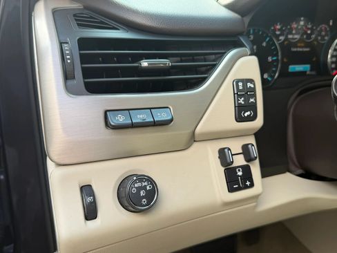 Used 2017 GMC Yukon Denali w/ Open Road Package RWD image 28