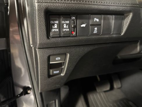 Used 2025 Honda Odyssey Touring image 18
