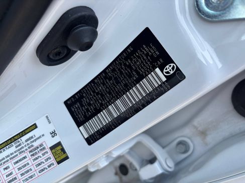 Used 2025 Toyota Corolla LE FWD image 27