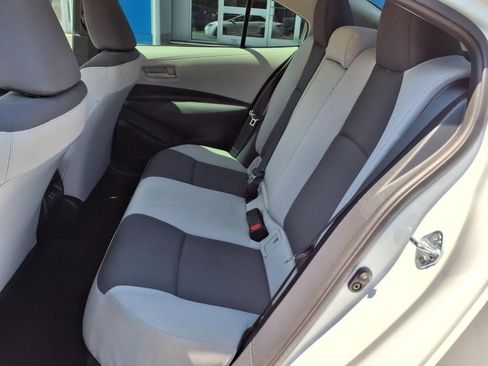 Used 2025 Toyota Corolla LE image 33