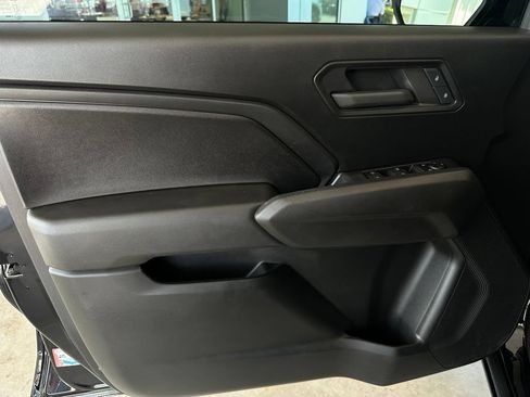 Used 2023 Chevrolet Colorado Trail Boss w/ Technology Package AWD/4WD image 11
