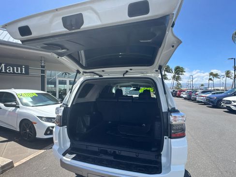 Used 2022 Toyota 4Runner TRD Off-Road Premium AWD/4WD image 7