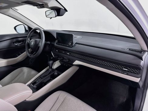 Certified 2023 Honda Accord EX image 28