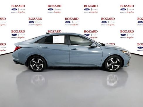 Used 2022 Hyundai Elantra SEL w/ Convenience + Premium Package image 9