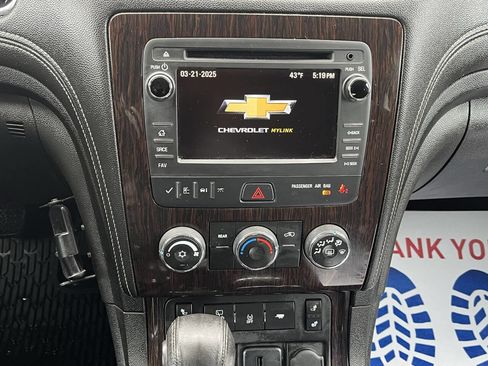 Used 2016 Chevrolet Traverse LT w/ Style and Technology Package image 12