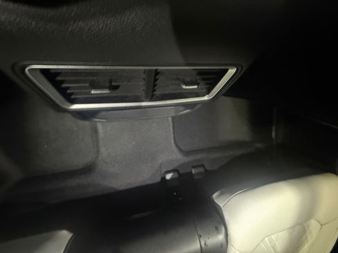 Used 2024 Volkswagen Atlas Cross Sport SEL Premium R-Line image 32