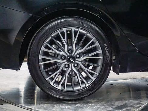 Used 2024 Kia Forte GT-Line image 7