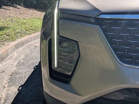 Certified 2025 Cadillac XT4 Premium Luxury FWD image 9