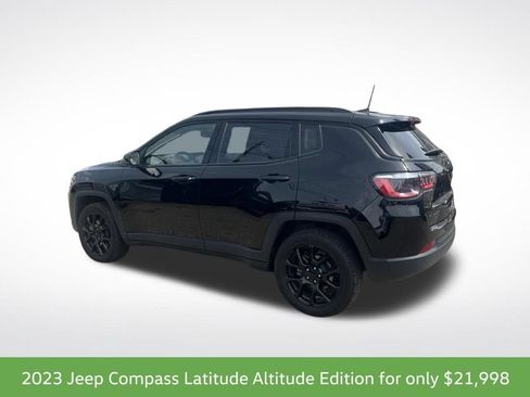 Used 2023 Jeep Compass Latitude AWD/4WD image 3