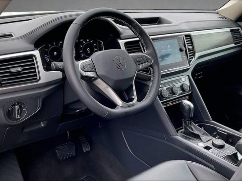 Used 2023 Volkswagen Atlas SE image 17