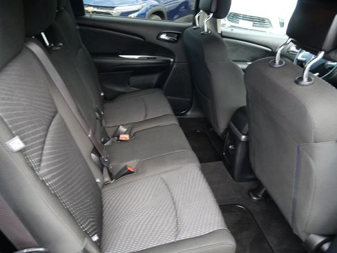 Used 2019 Dodge Journey SE w/ Connectivity Group FWD image 23