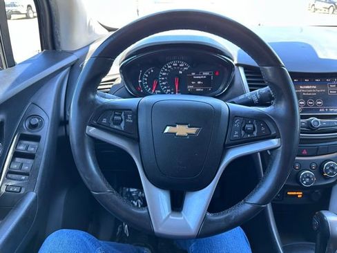 Used 2021 Chevrolet Trax LT w/ Sport Edition image 21