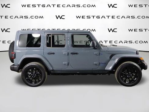 Used 2025 Jeep Wrangler Unlimited Sahara w/ Safety Group AWD/4WD image 52