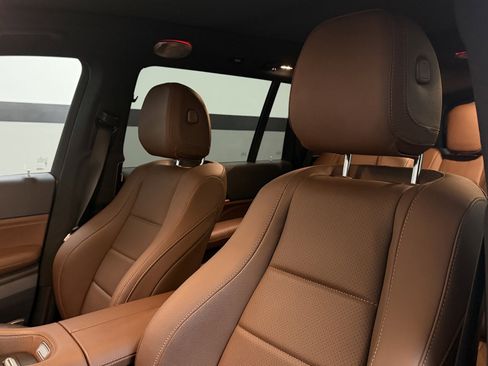 Used 2024 Mercedes-Benz GLS 450 4MATIC image 24