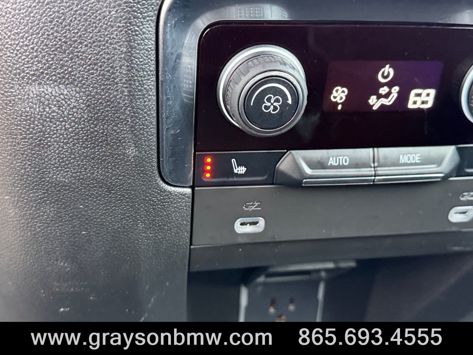 Used 2024 Chevrolet Suburban High Country w/ Premium Package AWD/4WD image 20