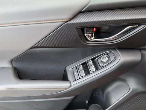 Used 2025 Subaru Crosstrek 2.5i Limited w/ Crosstrek Mirror Package image 11