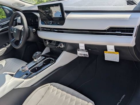 New 2026 Mitsubishi Outlander SEL FWD image 27